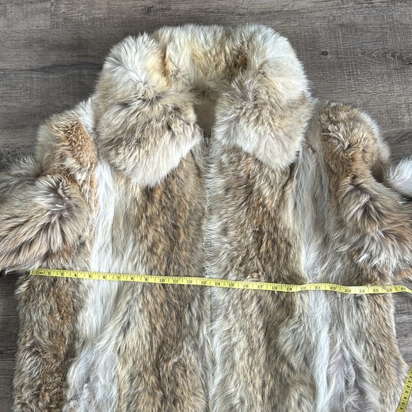 Coyote Fur Jacket - Picture 6 of 10